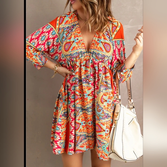 Dresses & Skirts - Vibrant Boho Print Mini Dress Deep Vneck 3/4 Sleeve Size Small